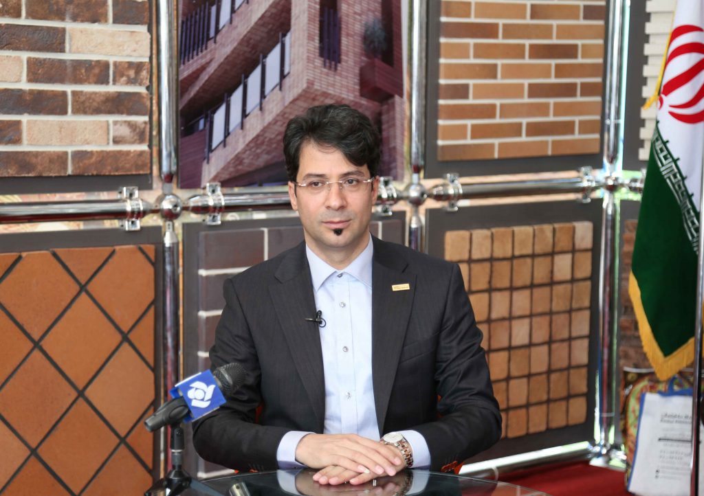 مصاحبه روزنامه دنیای اقتصاد با محسن سیفی ریاست هلدینگ آذرخش