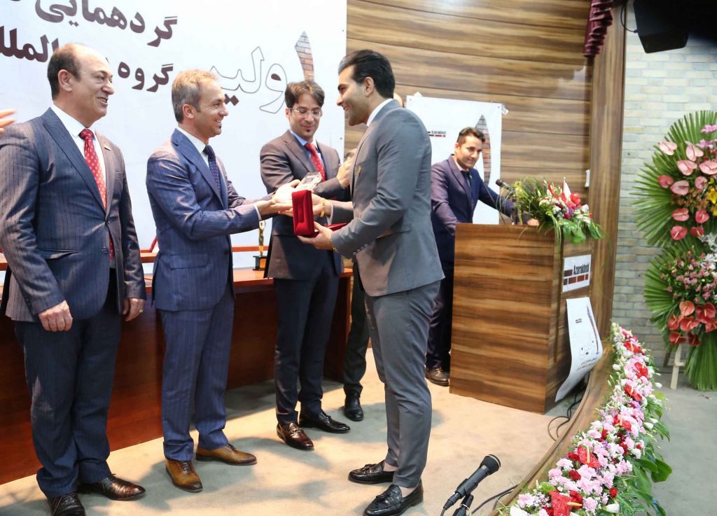 اولین گردهمایی نمایندگان فروش گروه بین المللی کارخانجات آجرنسوز نما آذرخش