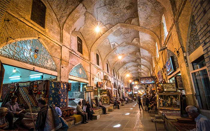 بازار وکیل نمونه معماری آجری و آجرکاری دوران زندیه