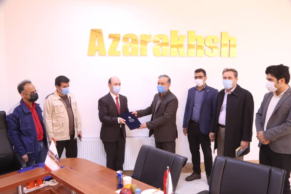 دریافت لوح تقدیر واحد نمونه استاندارد آذرخش