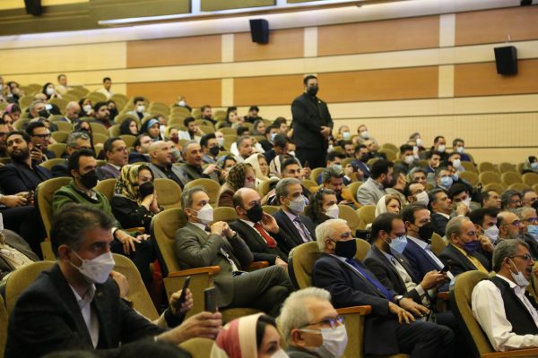 دریافت تندیس سپاس سطح تجلیل از جشنواره تلاشگران ارزشآفرین کیفیت کشور محمد سیفی کاشانی