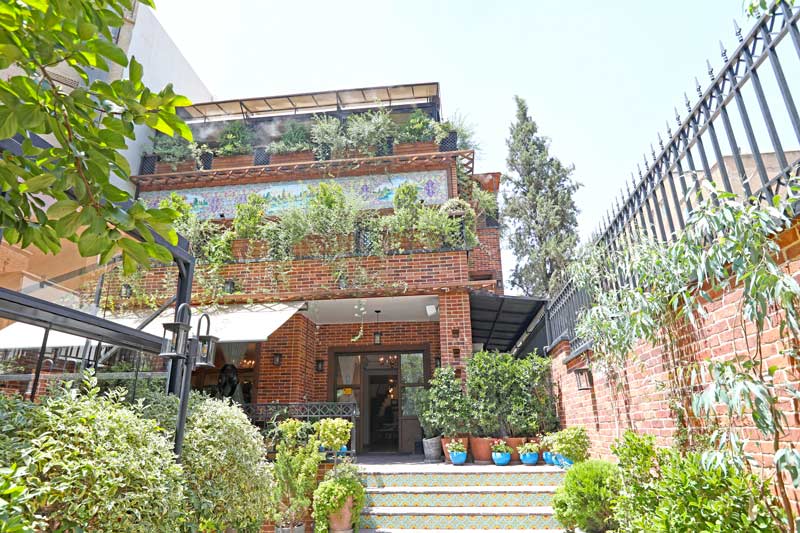 محوطه‌سازی با آجر